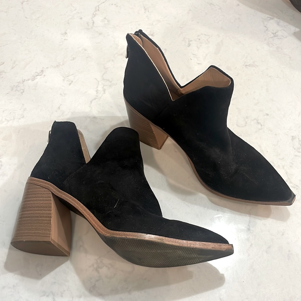 Black chunky bootie